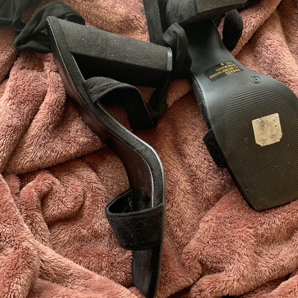 Black tie up Heels - Picture 3 of 3